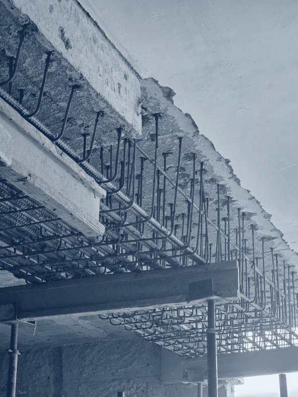 Beam jacketing with dowelled reinforcement in place